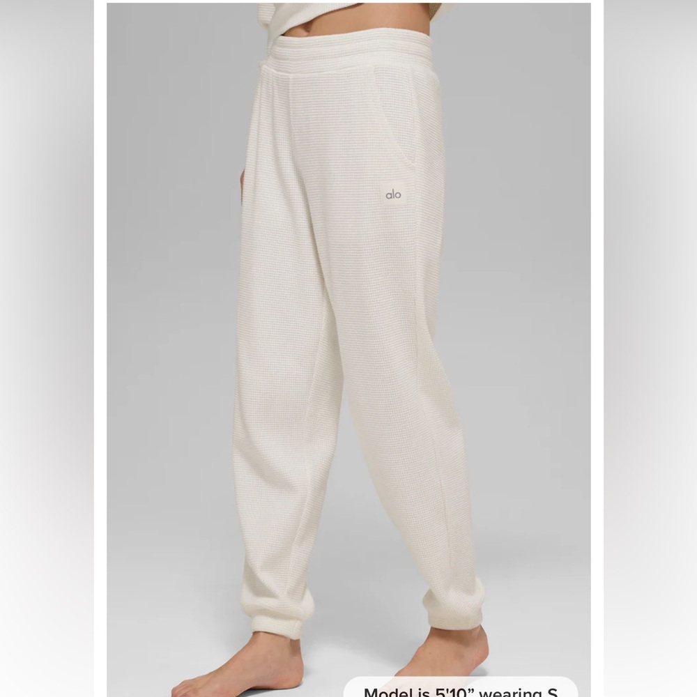 Alo Waffle Weekend Escape Joggers - Picture 3 of 7